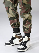 Charger l&#39;image dans la galerie, Love God. Store Men Pants Men Random Camo Print Letter Patched Flap Pocket Pants price
