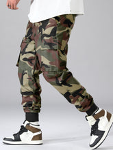 Charger l&#39;image dans la galerie, Love God. Store Men Pants Men Random Camo Print Letter Patched Flap Pocket Pants price
