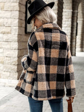 Charger l&#39;image dans la galerie, Love God. Store Women Coats Buffalo Plaid Pattern Dual Pocket Drop Shoulder Flannel Coat price
