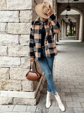 Charger l&#39;image dans la galerie, Love God. Store Women Coats Buffalo Plaid Pattern Dual Pocket Drop Shoulder Flannel Coat price
