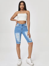 Lade das Bild in den Galerie-Viewer, Love God. Store Women Denim Shorts Raw Hem Light Washed Denim Shorts price
