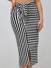 Charger l&#39;image dans la galerie, Love God. Store Women Skirts Black and White / XS Striped Knot Front Split Hem Skirt price
